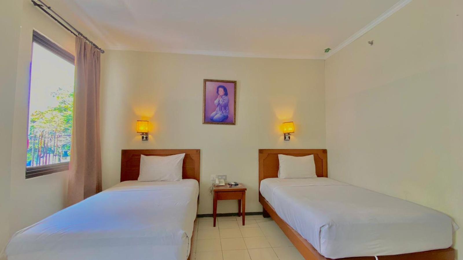 Pia Hotel Сиребон Екстериор снимка